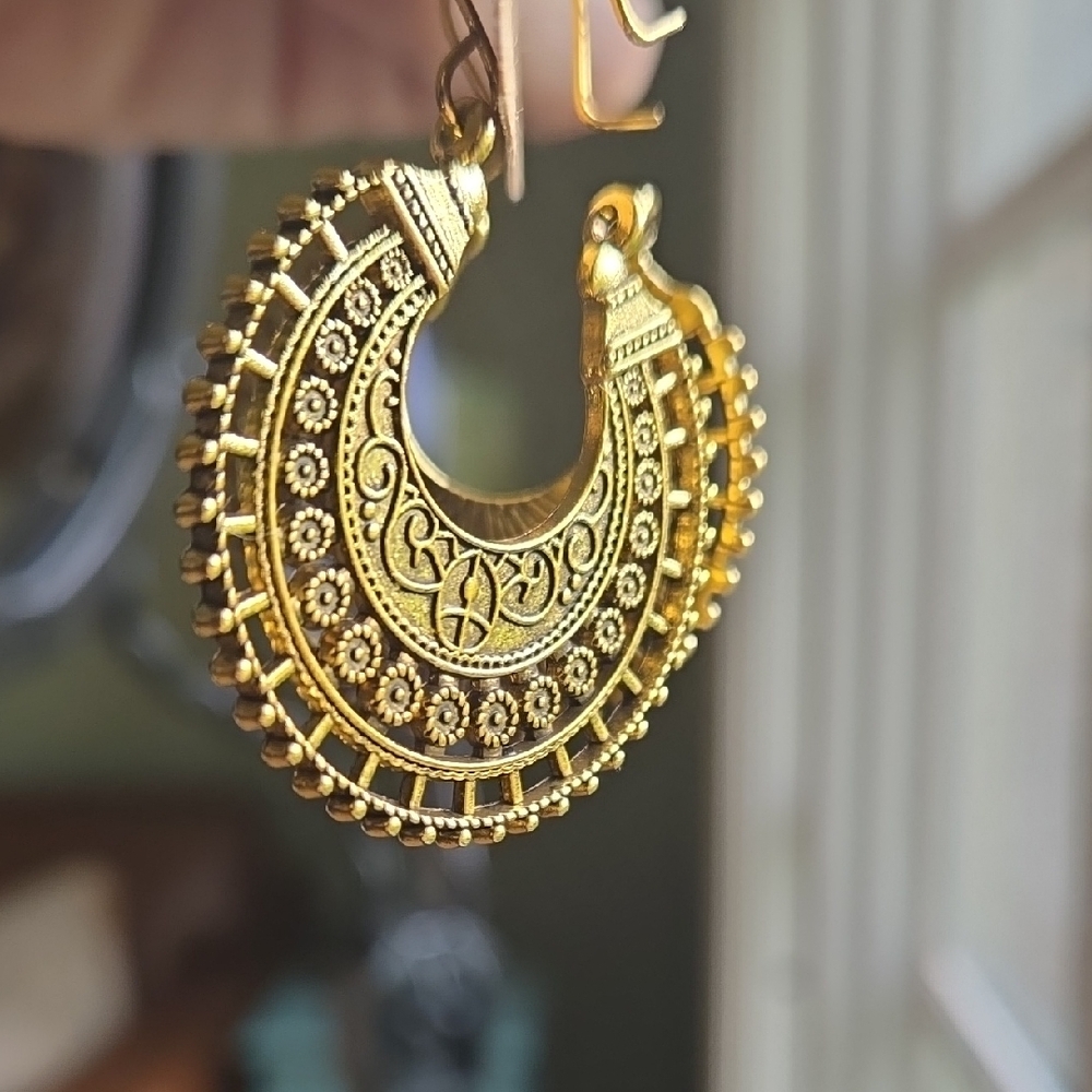 Gold Spiral Hoop Earrings with Intricate Design - Picture 3 of 3
